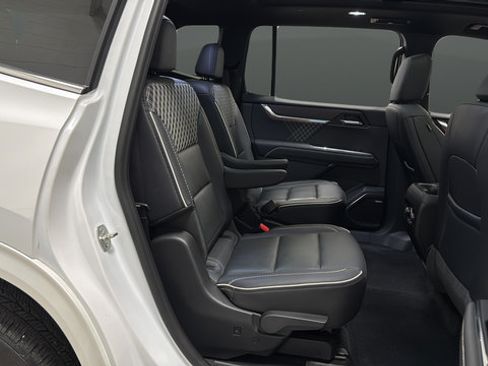 Used 2024 GMC Acadia Denali AWD/4WD image 25