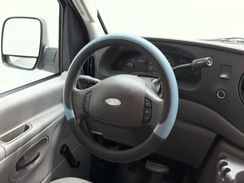 Used 2003 Ford E-350 and Econoline 350 XL RWD image 56