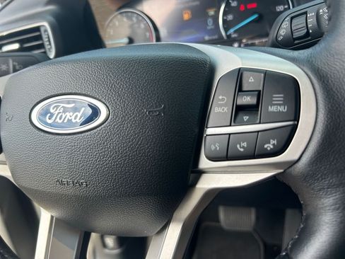 Used 2023 Ford Explorer XLT w/ Equipment Group 202A AWD/4WD image 16