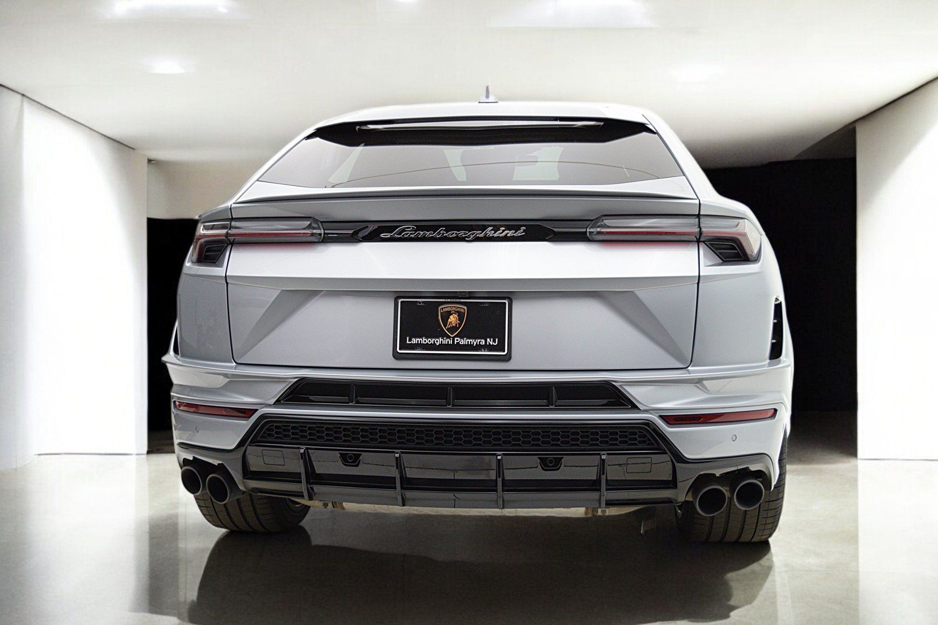 Used 2023 Lamborghini Urus S AWD/4WD image 8