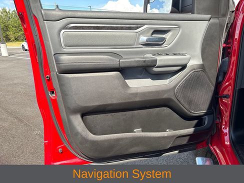 Used 2022 RAM 1500 Big Horn AWD/4WD image 3