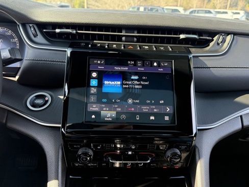 New 2025 Jeep Grand Cherokee Laredo X w/ Luxury Tech Group I image 17