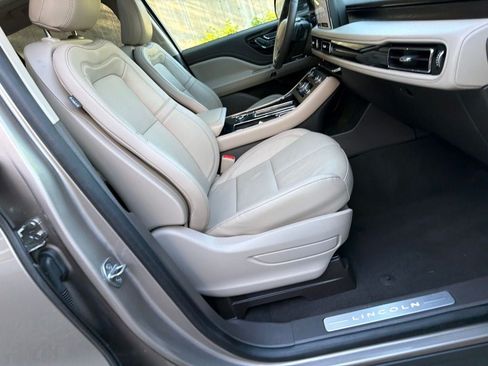 Used 2021 Lincoln Aviator Reserve w/ Equipment Group 201A AWD/4WD image 30