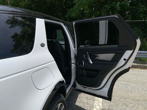 Certified 2024 Land Rover Discovery Sport Dynamic SE image 19