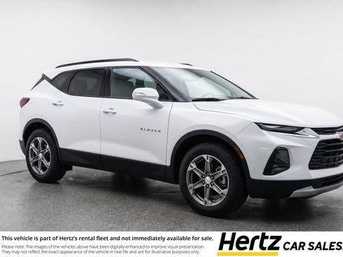 Used 2025 Chevrolet Blazer LT image 1