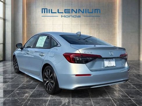 Used 2023 Honda Civic EX image 3