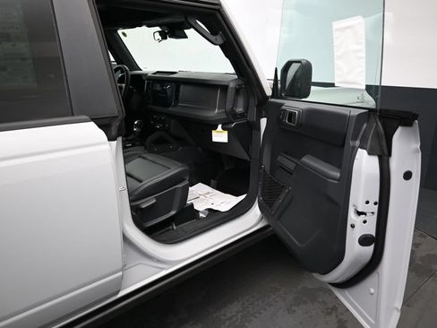 New 2026 Ford Bronco Badlands AWD/4WD image 10