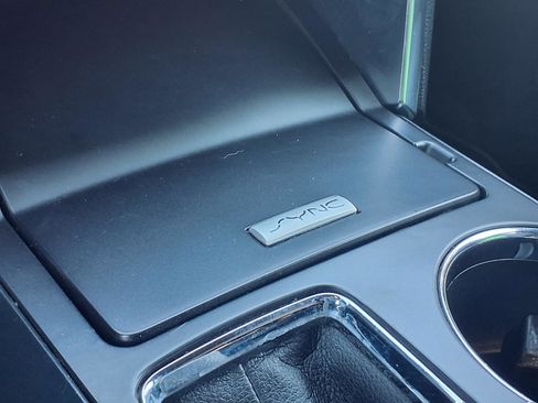 Used 2018 Ford Explorer Limited image 16