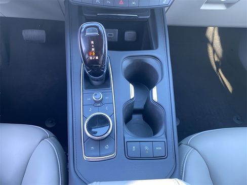 Certified 2022 Cadillac XT4 Premium Luxury w/ Enhanced Visibility Package image 24