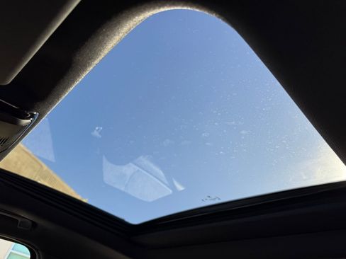 Used 2025 BMW 330i 330i w/ Convenience Package image 23