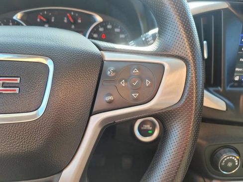 Used 2024 GMC Terrain SLE AWD/4WD image 28