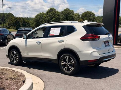 Used 2019 Nissan Rogue SV w/ Premium Package AWD/4WD image 9