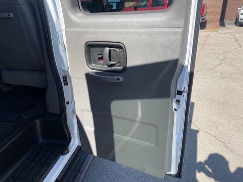 Used 2023 GMC Savana 3500 LS w/ Chrome Appearance Package image 21