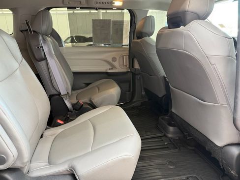 Used 2024 Toyota Sienna XLE image 20