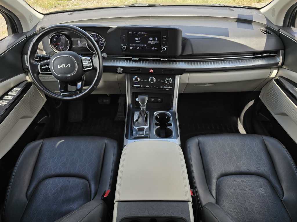 Certified 2022 Kia Carnival LX FWD image 19