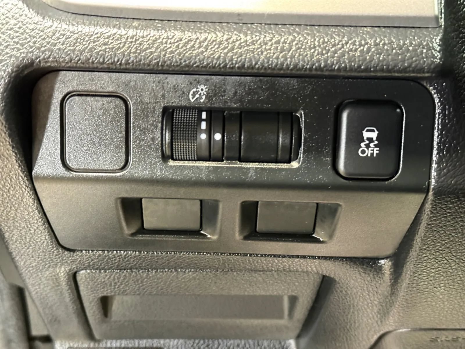 Used 2018 Subaru Forester 2.5i Premium w/ All-Weather Package AWD/4WD image 39