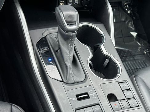 Used 2023 Toyota Highlander XLE image 22