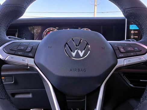 New 2026 Volkswagen Tiguan SE R-Line FWD image 19