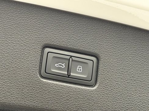 Used 2023 Audi SQ5 Premium Plus w/ Premium Plus Package image 8