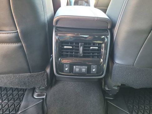 Used 2019 Toyota Avalon Touring w/ Advanced Safety Package FWD image 15