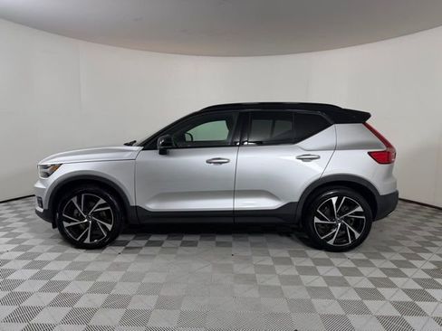 Used 2019 Volvo XC40 T5 R-Design AWD/4WD image 4