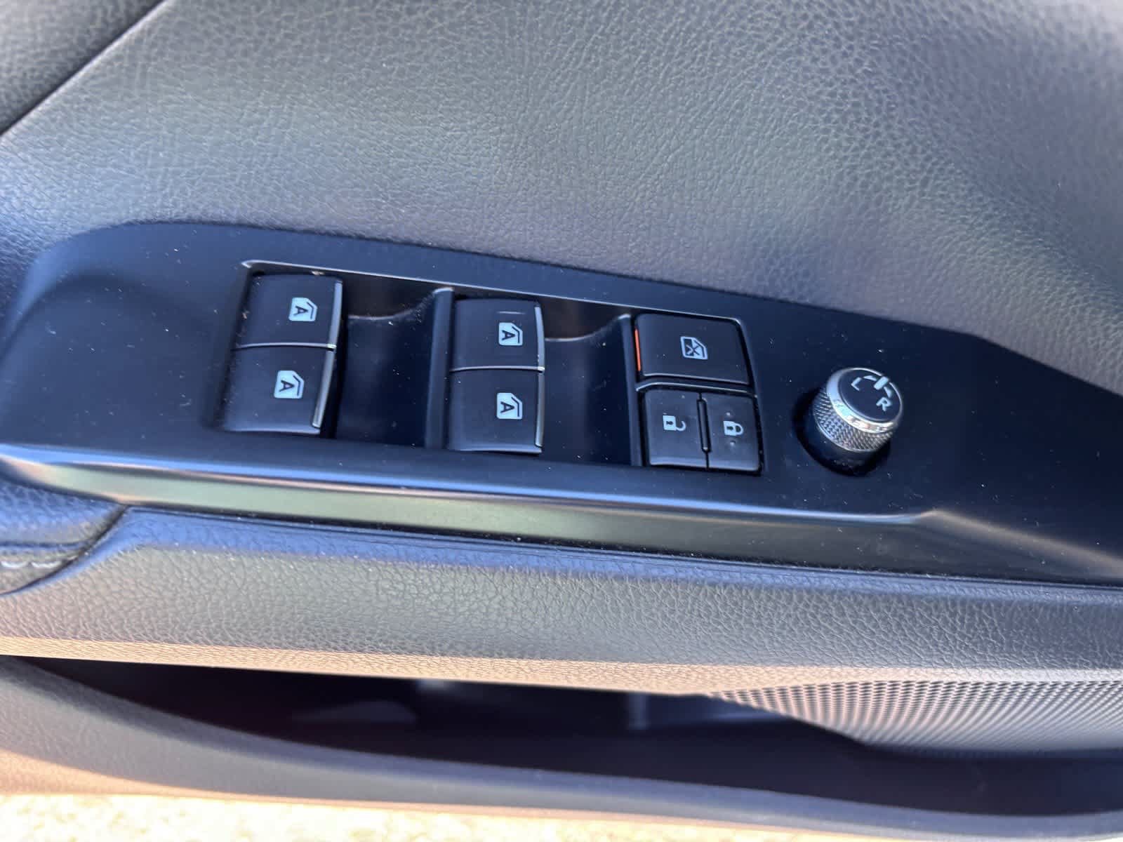 Used 2018 Toyota Camry XSE FWD image 13