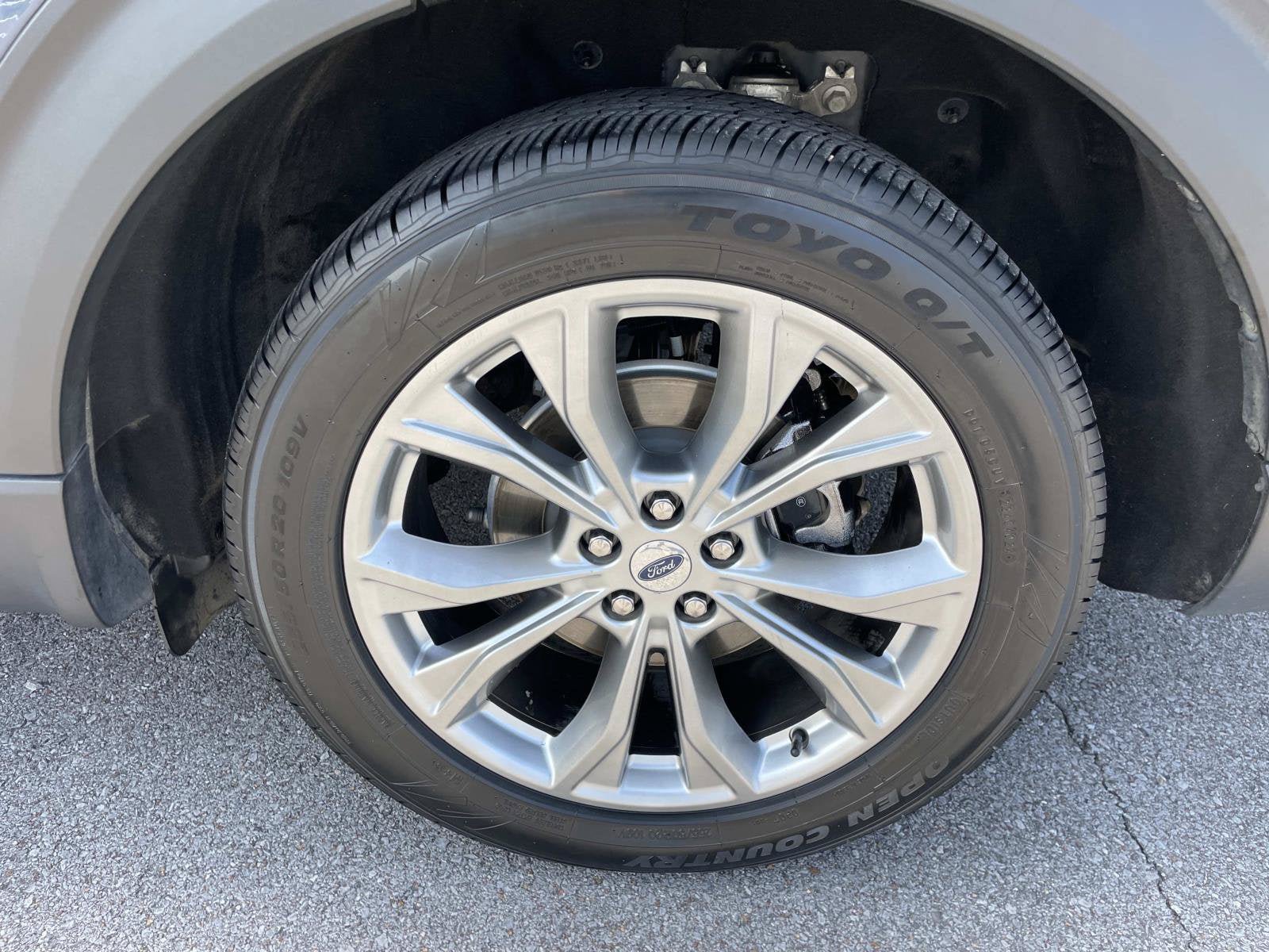 Used 2021 Ford Explorer XLT w/ Equipment Group 202A RWD image 11