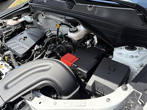 Used 2025 Chevrolet TrailBlazer RS w/ Convenience Package FWD image 28