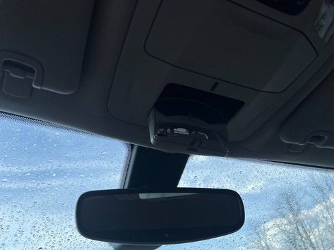 Used 2021 Chrysler Voyager Lxi FWD image 13