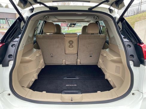 Used 2019 Nissan Rogue SL w/ Premium Package image 9