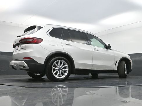 Used 2023 BMW X5 xDrive40i w/ Premium Package AWD/4WD image 34