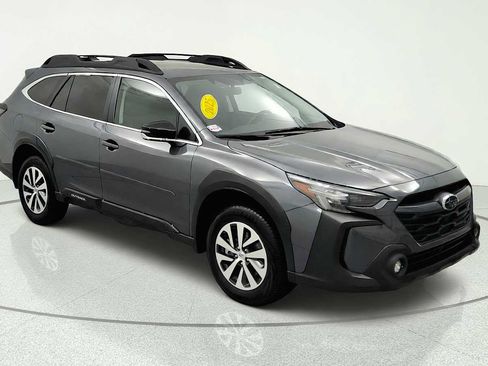 Certified 2025 Subaru Outback Premium AWD/4WD image 1
