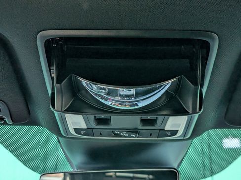 Used 2025 Honda Pilot TrailSport image 33