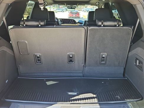 Certified 2023 Cadillac Escalade Premium Luxury w/ Performance Package image 7