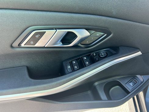 Used 2020 BMW 330i Sedan w/ Convenience Package RWD image 12