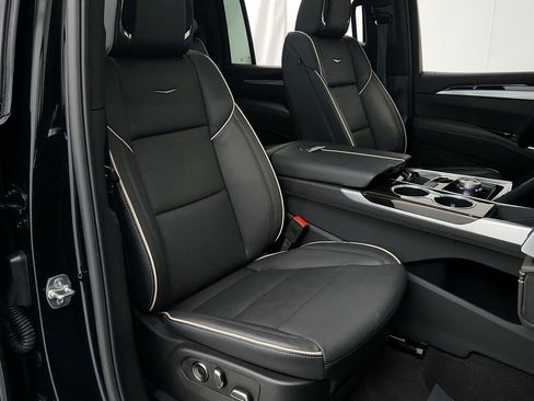 Used 2025 Cadillac Escalade ESV Premium Luxury w/ LPO, Floor Liner Package AWD/4WD image 30