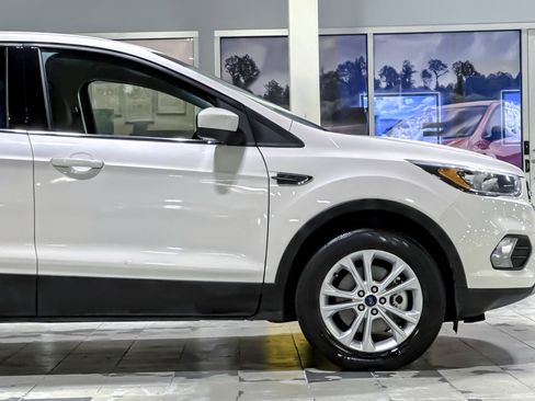 Used 2017 Ford Escape SE image 33
