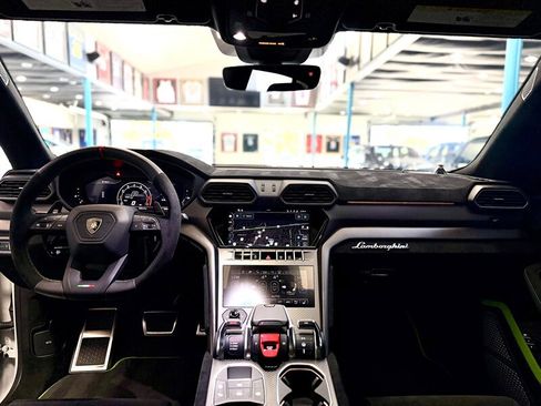 Used 2024 Lamborghini Urus Performante image 14