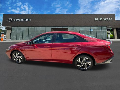Used 2025 Hyundai Elantra Sport FWD image 8