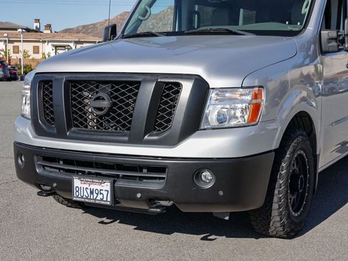 Used 2021 Nissan NV 3500 SL image 10