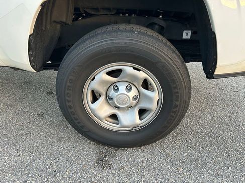 Used 2021 Toyota Tacoma SR w/ SR Convenience Package image 9