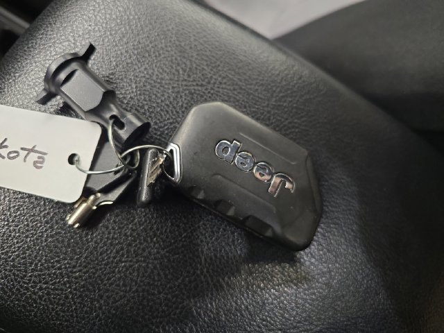 Used 2020 Jeep Wrangler Sport AWD/4WD image 21