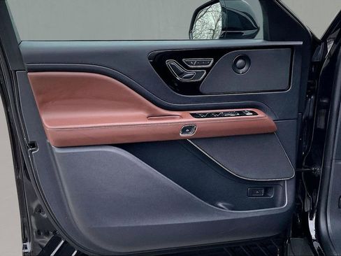 Used 2025 Lincoln Aviator Reserve w/ Illumination Package image 20