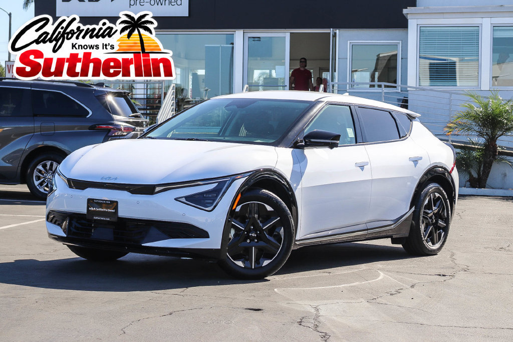 Certified 2025 Kia EV6 Wind RWD image 1