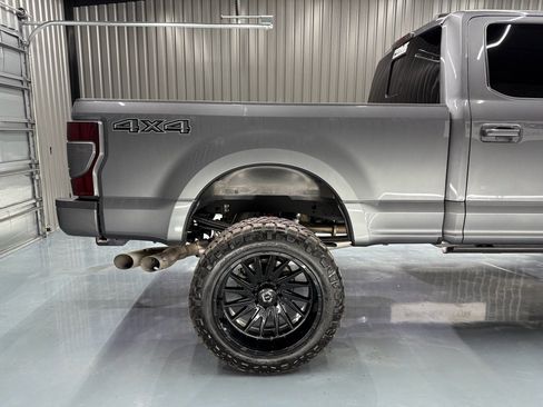 Used 2022 Ford F250 Lariat w/ Black Appearance Package image 14