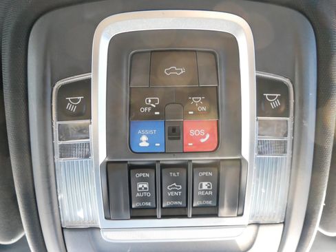 Used 2020 RAM 2500 Laramie image 26