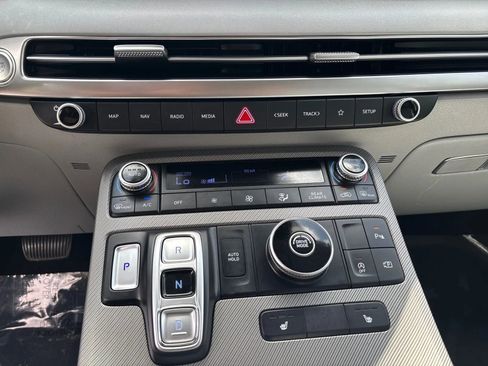 Used 2024 Hyundai Palisade SEL FWD image 19