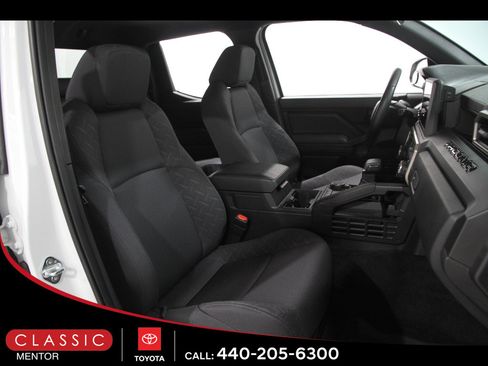 Certified 2025 Toyota Tacoma SR AWD/4WD image 17