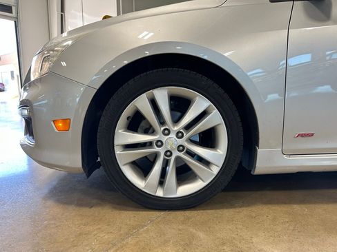 Used 2015 Chevrolet Cruze LTZ w/ Sun, Sound and Sport Package image 10