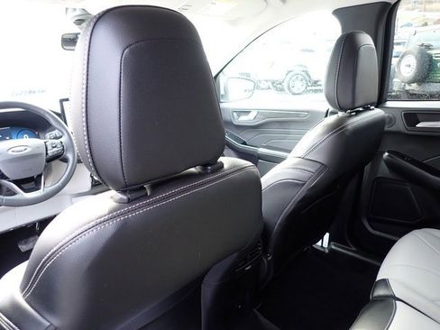 Used 2025 Ford Escape Platinum w/ Premium Technology Package image 16